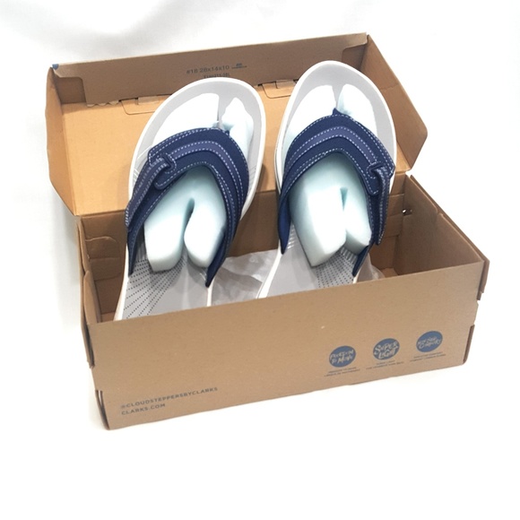 Clarks Women's Brinkley Keely Flip-Flop - Picture 8 of 8